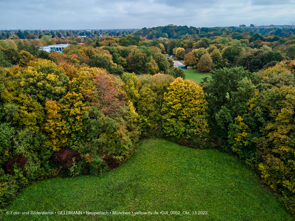 13.10.2022 - Der Ostpark mit See und Biergarten in Neuperlach